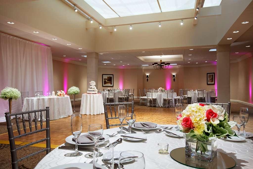Doubletree By Hilton Hotel Boston - Bedford Glen Удобства фото
