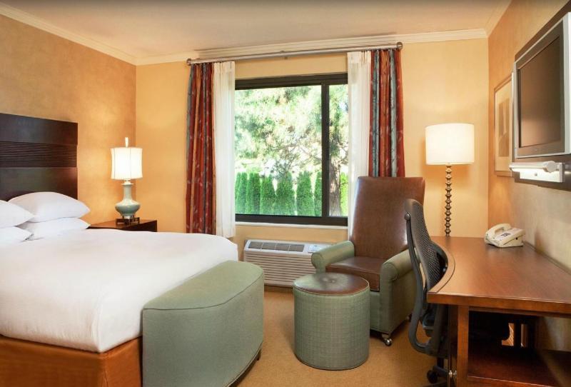 Doubletree By Hilton Hotel Boston - Bedford Glen Экстерьер фото